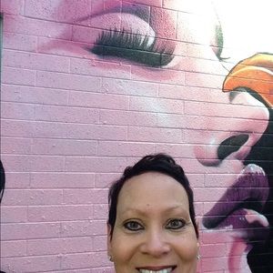 Meet your Posher, Deloris